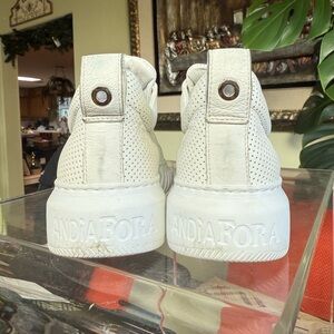 Andia Fora Sneakers. Leather. Made in Italy. Preloved, Size 39/US8, womens.